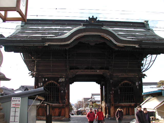 善光寺（長野県長野市）の一番外側の門