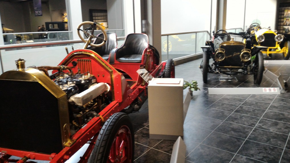 トヨタ博物館二階の欧米車1880年ごろ