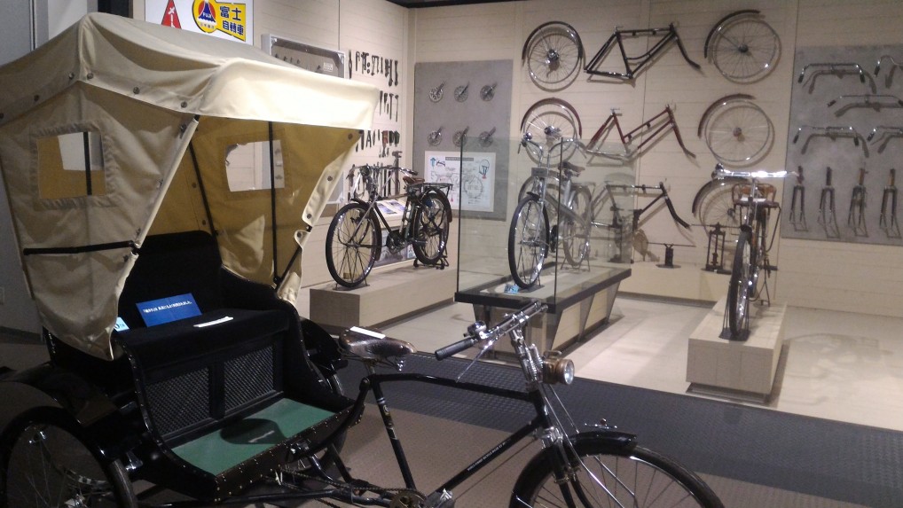 トヨタ博物館新館の自転車用品の展示