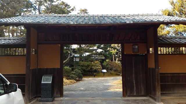 隆泉苑（静岡県三島市）の回遊式庭園の門
