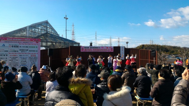 佐布里池の梅林（愛知県知多市）でイベント知多娘ステージ