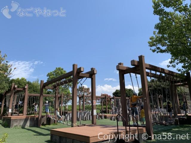 木曽三川公園センター（岐阜県海津市）北ゾーンの木製遊具（空中散歩）