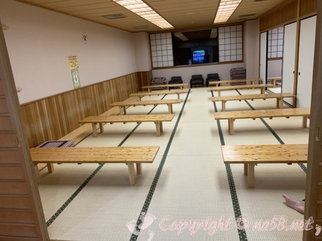 稲武温泉「どんぐりの湯」（愛知県豊田市）二階のたたみの休憩室