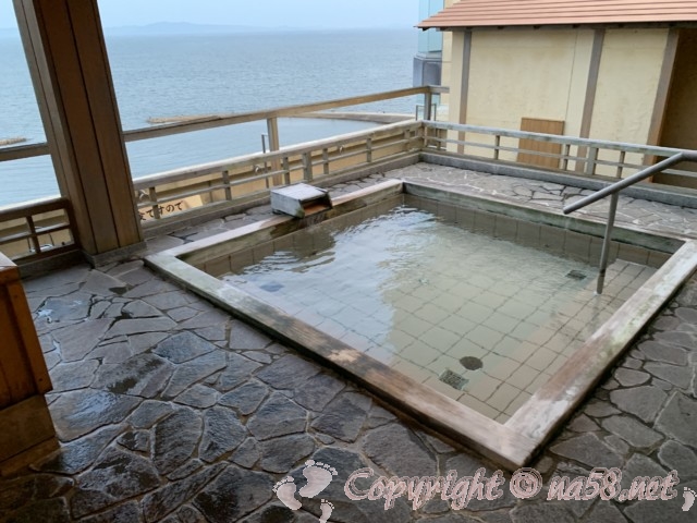 渚のリゾート「竜宮ホテル」（愛知県西尾市吉良町）の露天風呂、男湯