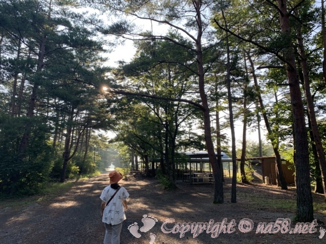 「道の駅なるさわ」から富士緑の休暇村方面の散策路