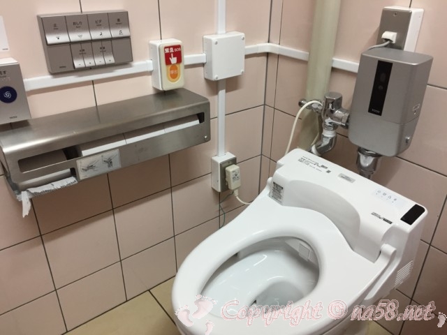 「道の駅紀宝町ウミガメ公園」（三重県紀宝町）女性用トイレ
