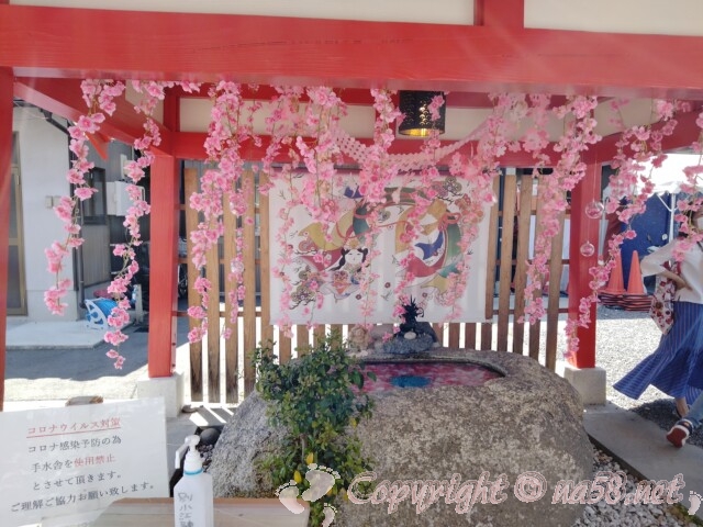 別小江神社（名古屋市北区）の手水舎　花手水