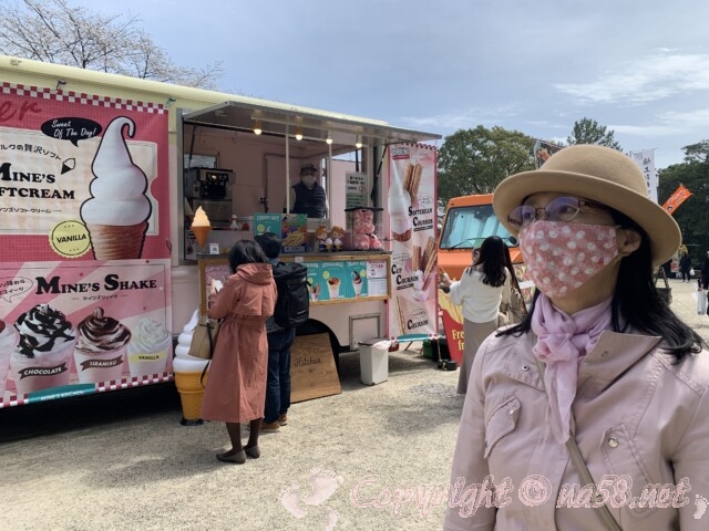 鶴舞公園　桜のシーズン　キッチンカー多数