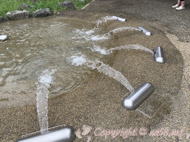 とだがわこどもランド（名古屋市港区）水遊び場　浅瀬の水場　一番上の噴水
