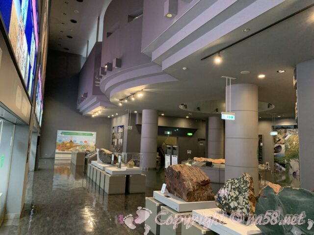 日本最古の石博物館　展示室