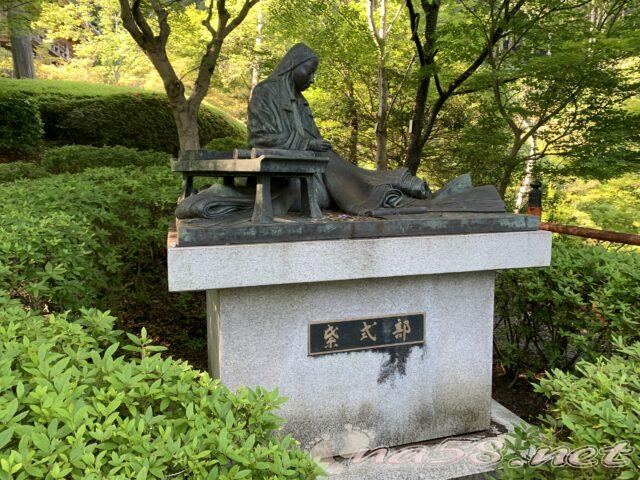 大津　石山寺　境内にある紫式部像