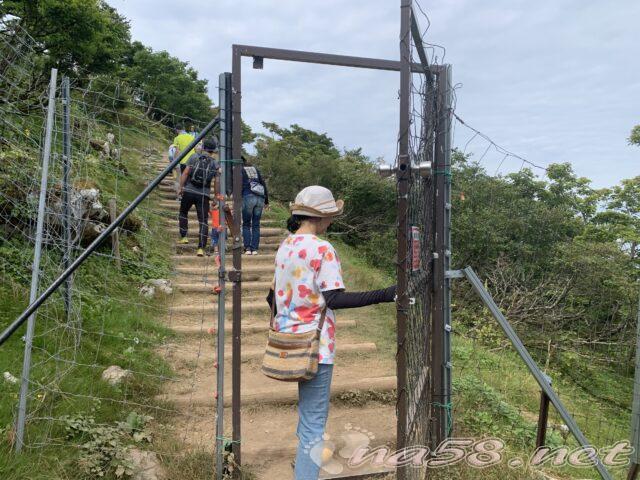 伊吹山　山頂へ行く中央登山道コースの入り口